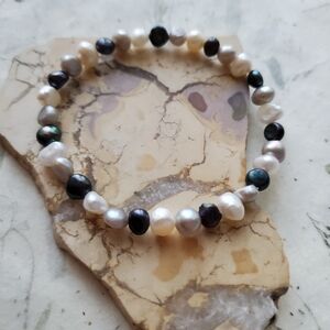 Baroque Freshwater Pearl Stretch Bracelet